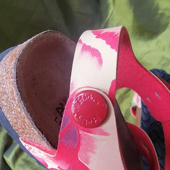 Birki's Red Hibiscus Sandals with Buckles for Girls - Picture 6 of 8